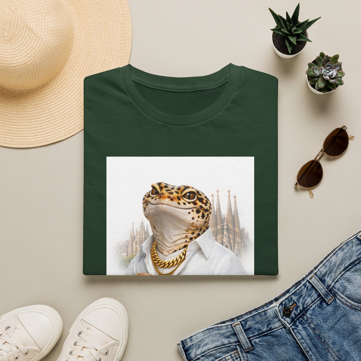 Gold Gecko Co.™ | Sagrada Familia | Day Gecko | Comfort Colors 6500