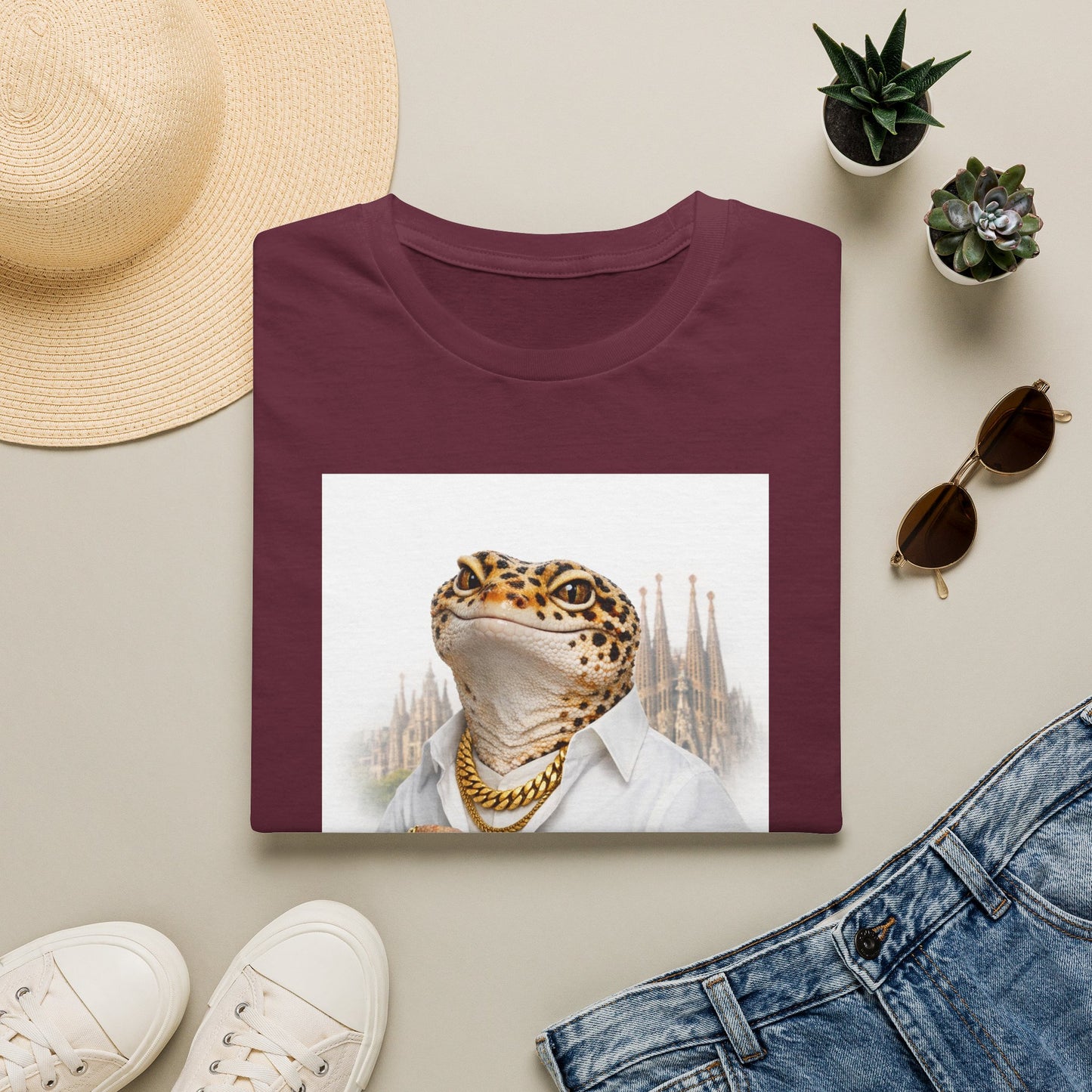 Gold Gecko Co.™ | Sagrada Familia | Day Gecko | Comfort Colors 6500