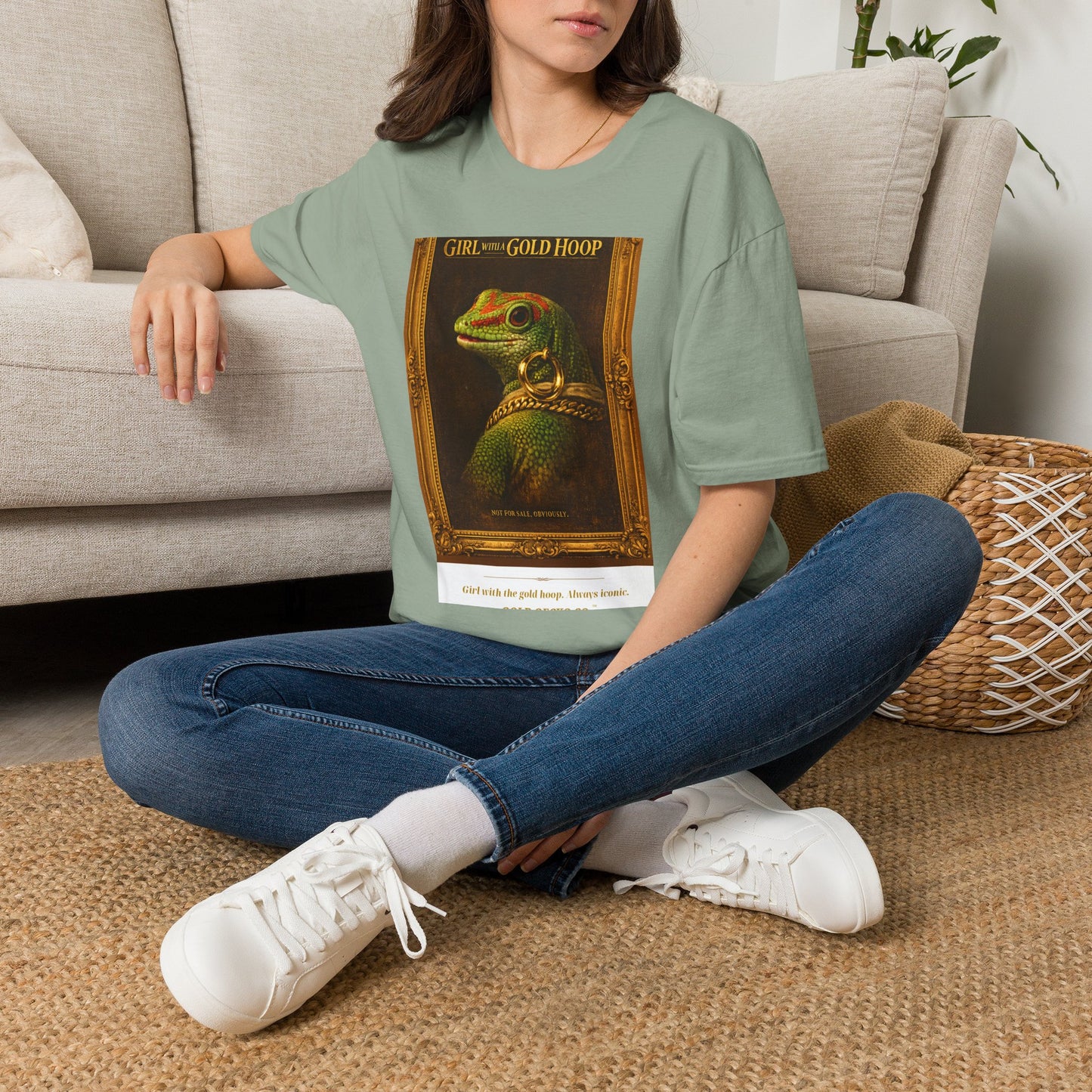 Col1119-7-V1-TS-CC6500-GoldHoopGirl-Crested-GoldGeckoCo