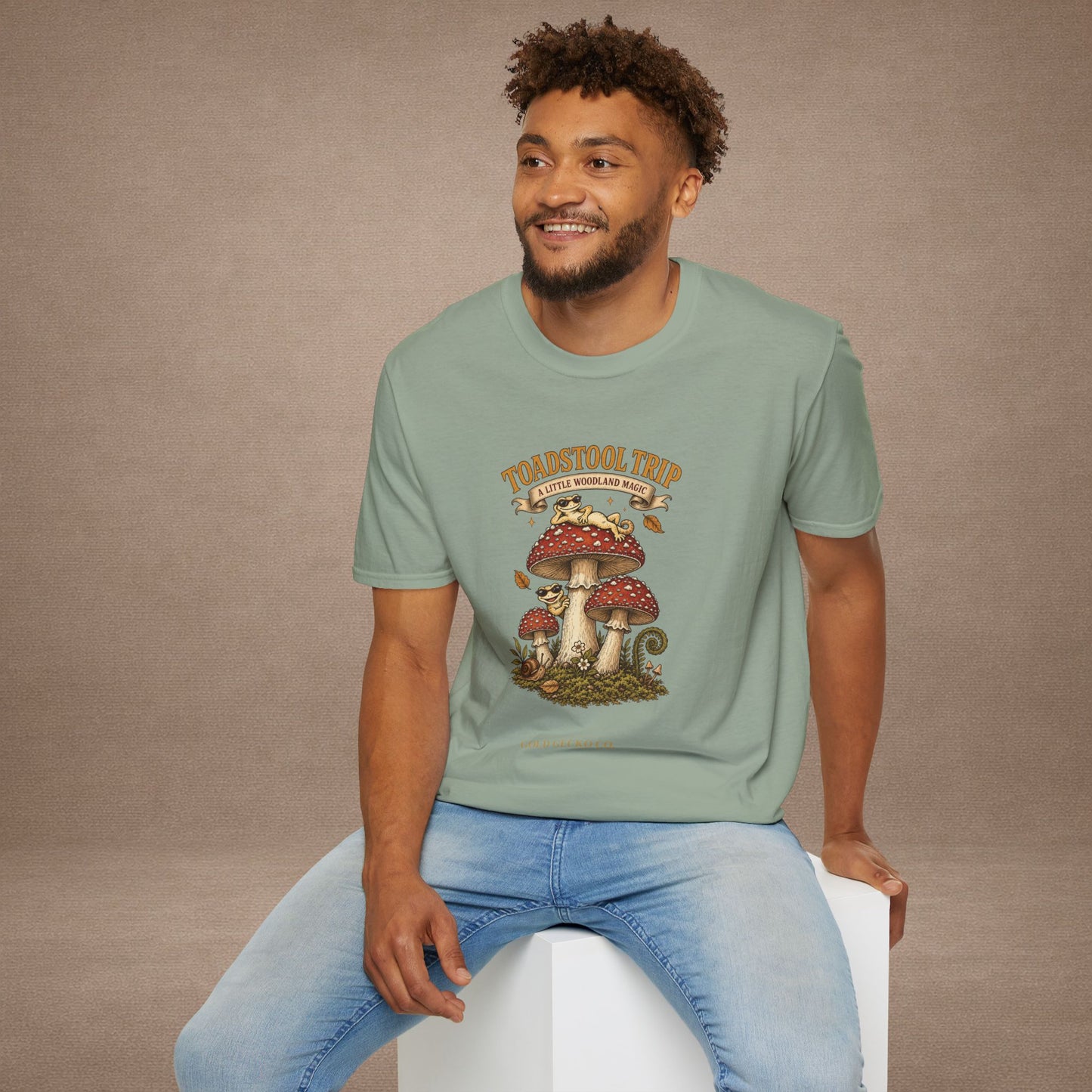 Toadstool Trip cottagecore mushroom & gecko t-shirt — Gold Gecko Co.