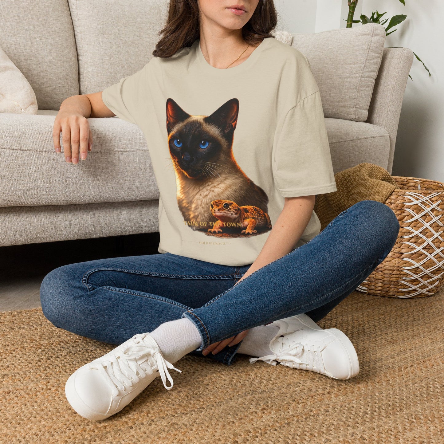 Siamese — Talk Of The Town — photoreal cat breed portraits paired with tiny gecko compani. Gold Gecko Co. Cats & Geckos collection.