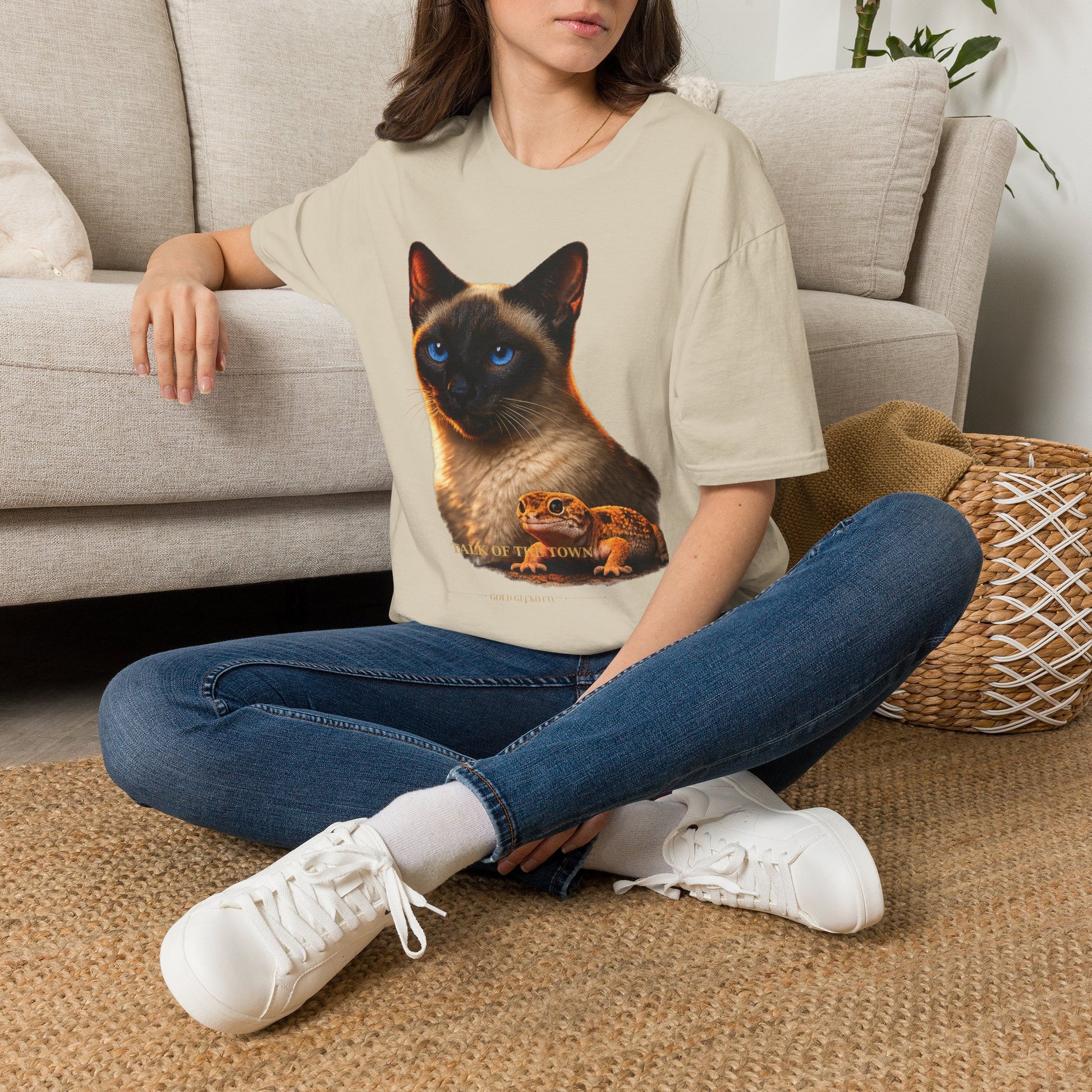 Siamese — Talk Of The Town — photoreal cat breed portraits paired with tiny gecko compani. Gold Gecko Co. Cats & Geckos collection.
