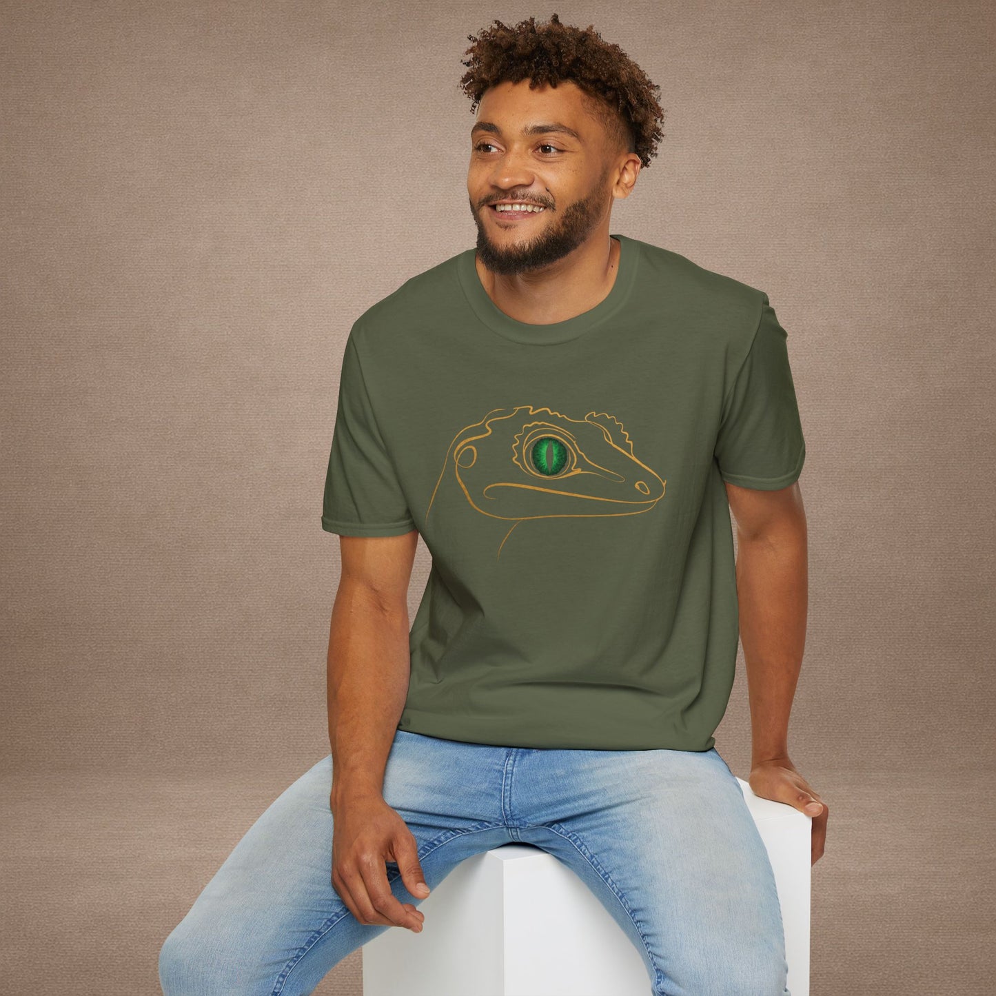 Emerald Gecko single-line art with emerald green gem eye — Gold Gecko Co. Line & Gold collection (Dark)