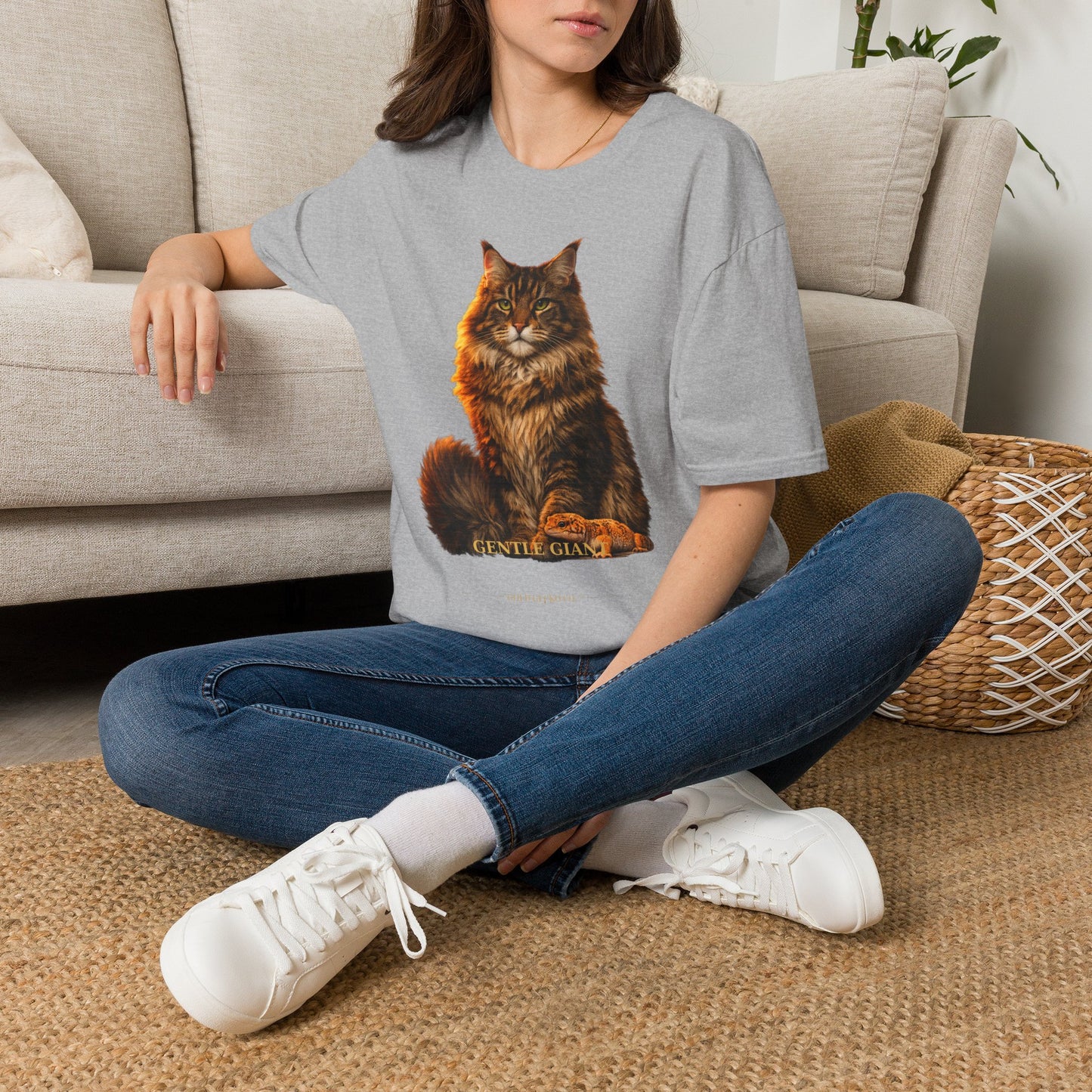 Maine Coon — Gentle Giant — photoreal cat breed portraits paired with tiny gecko compani. Gold Gecko Co. Cats & Geckos collection.