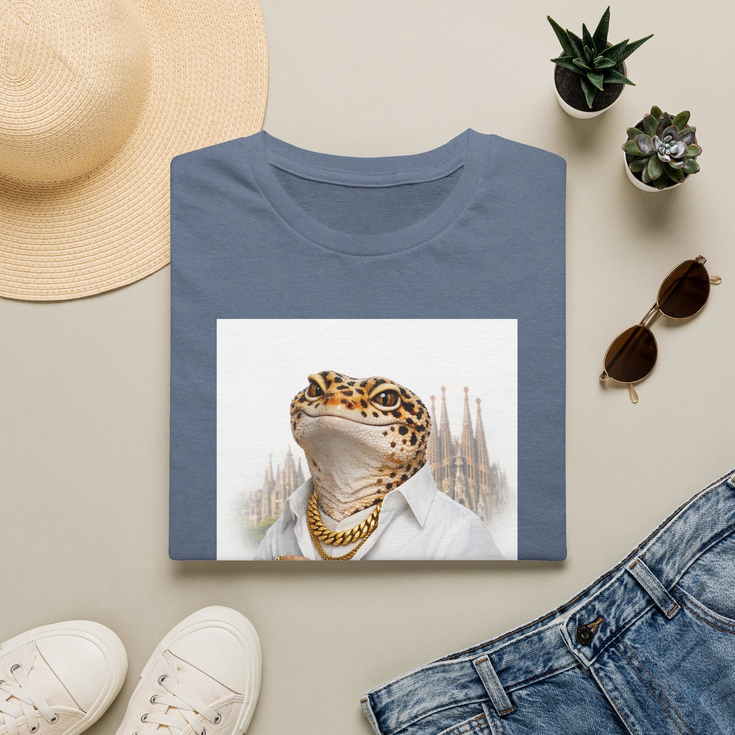 Gold Gecko Co.™ | Sagrada Familia | Day Gecko | Comfort Colors 6500