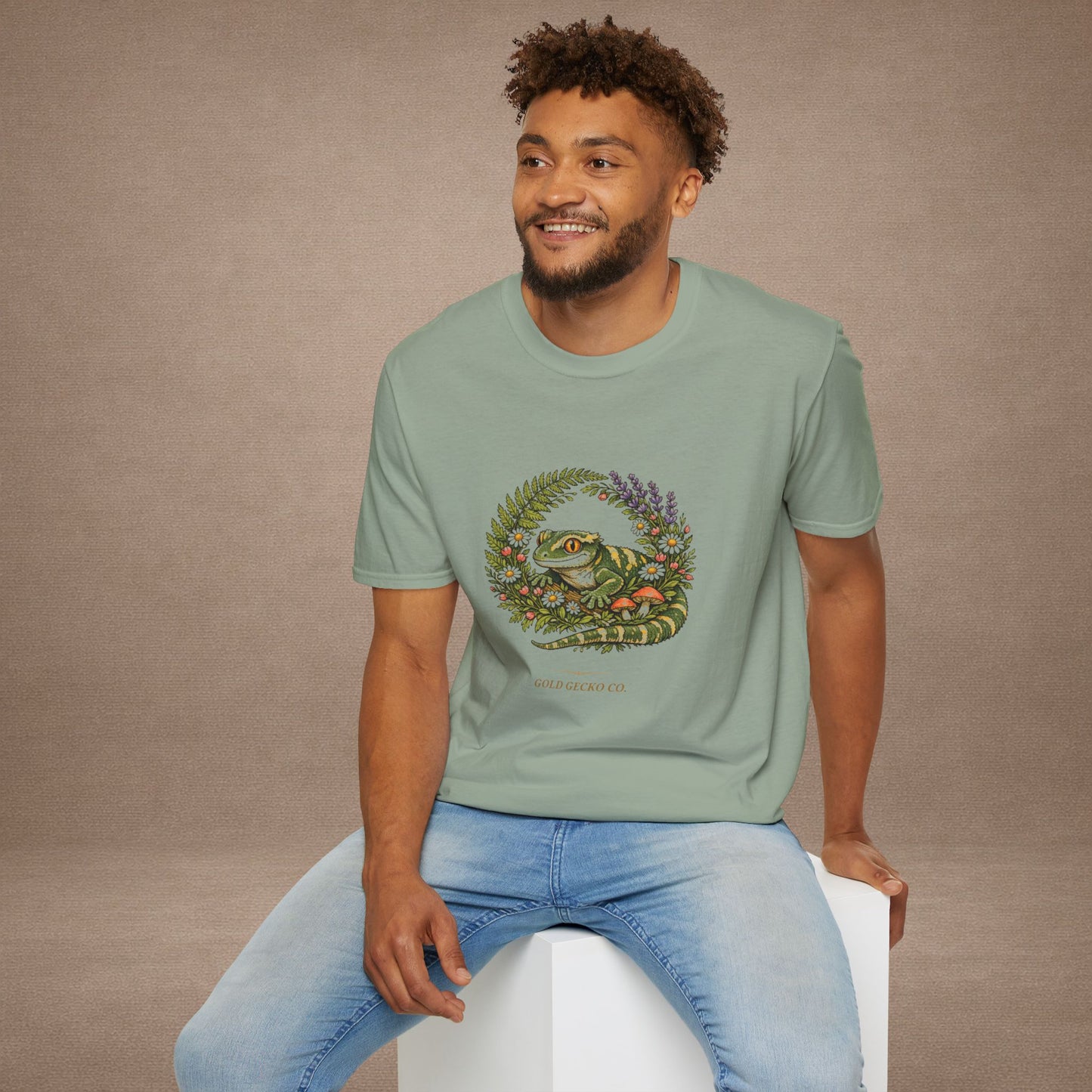 Garden Gecko leopard gecko t-shirt with botanical ferns, mushrooms, and daisies — Gold Gecko Co. cottagecore collection