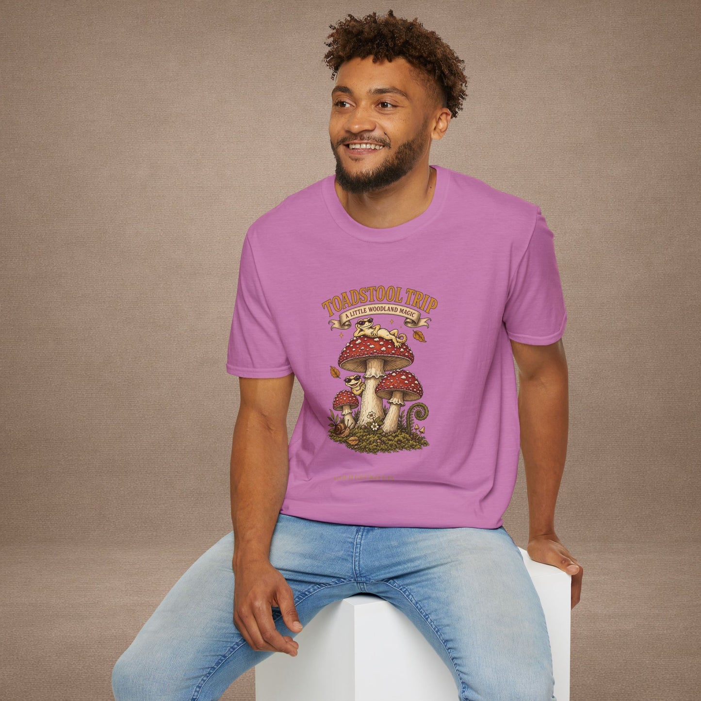 Toadstool Trip cottagecore mushroom & gecko t-shirt — Gold Gecko Co.