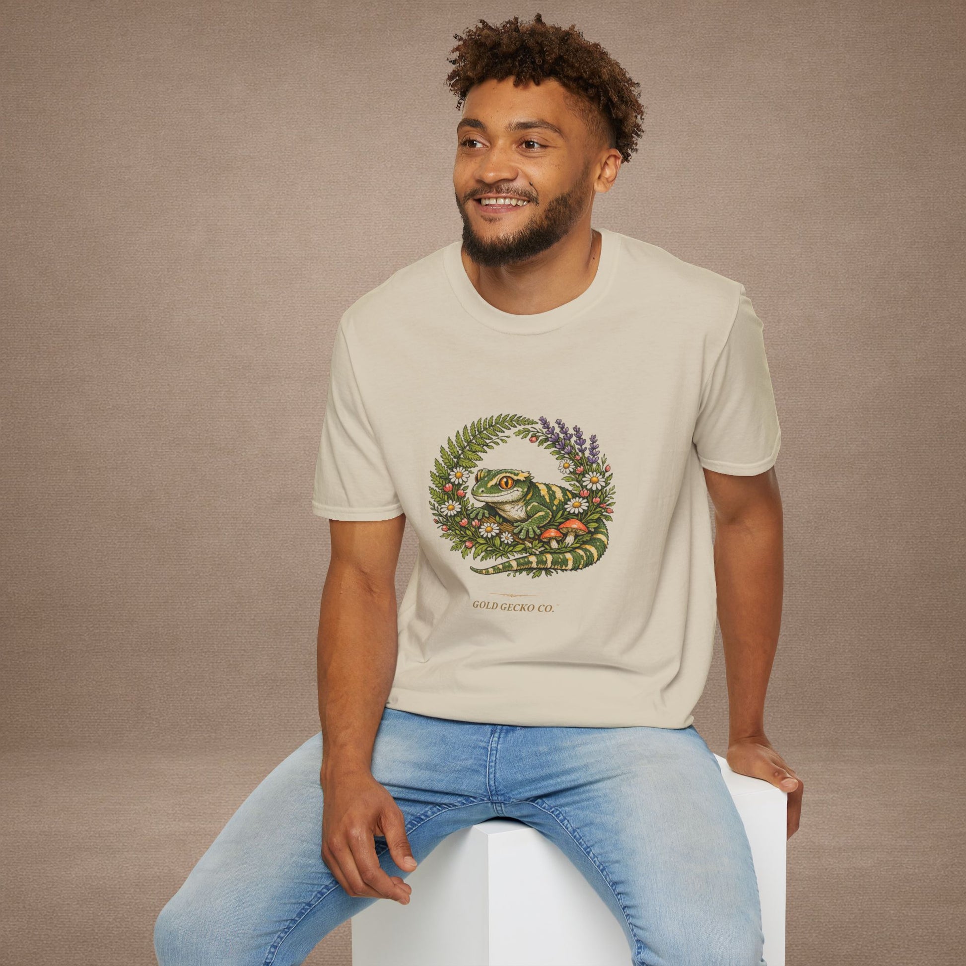 Garden Gecko leopard gecko t-shirt with botanical ferns, mushrooms, and daisies — Gold Gecko Co. cottagecore collection