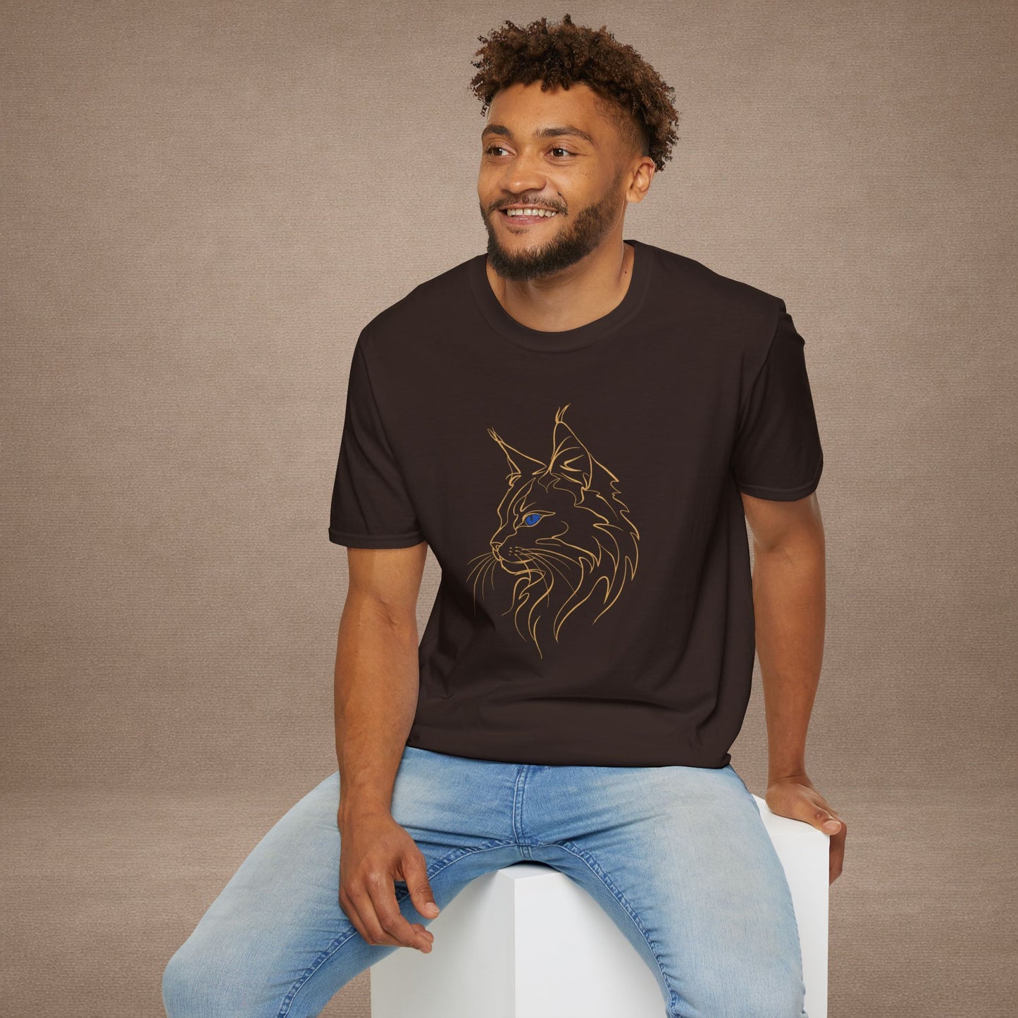 Sapphire Maine Coon single-line art with sapphire blue gem eye — Gold Gecko Co. Line & Gold collection (Dark)
