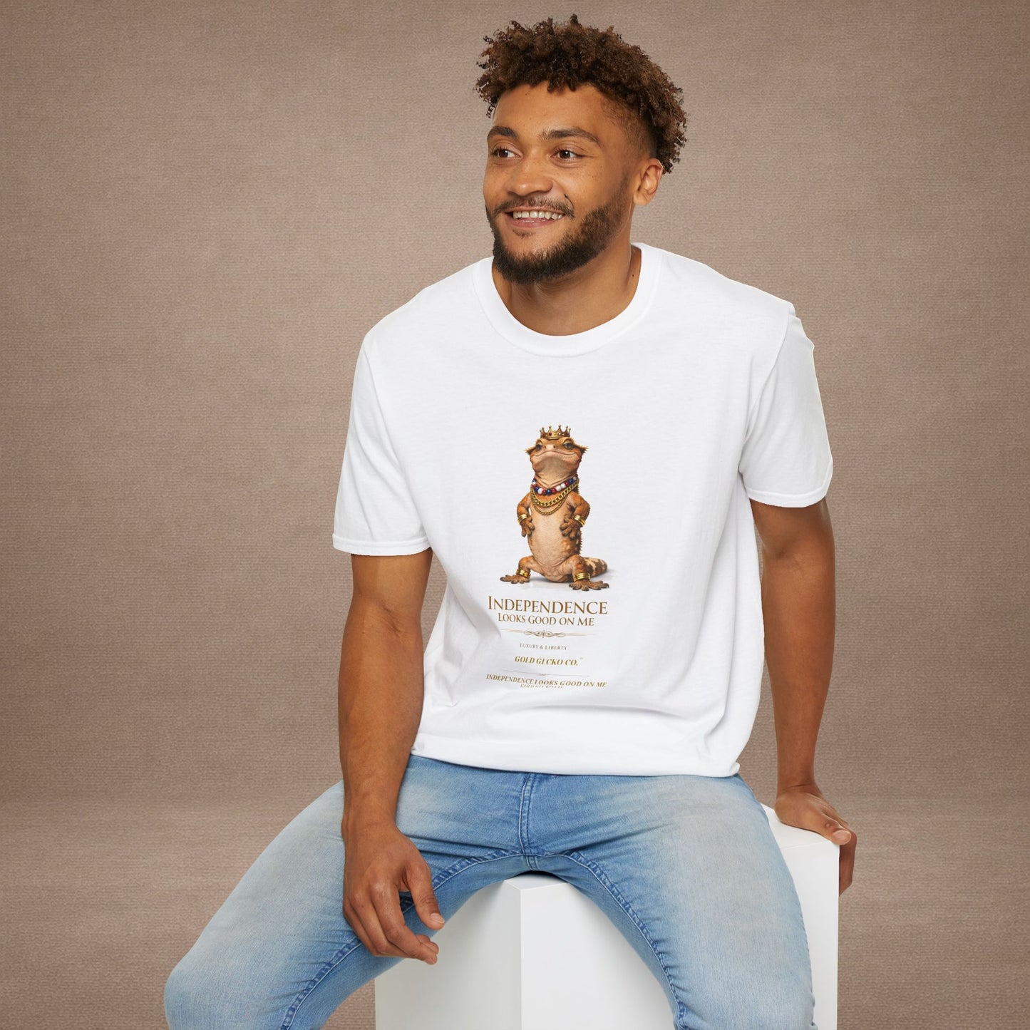 DESIGN #04-4-Independence Looks Good On Me — 4th of July Tee