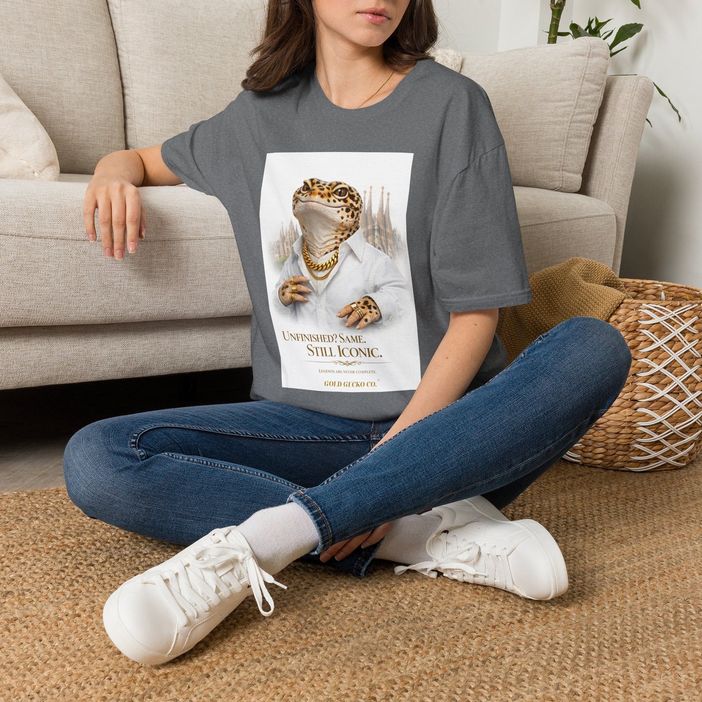 Gold Gecko Co.™ | Sagrada Familia | Day Gecko | Comfort Colors 6500