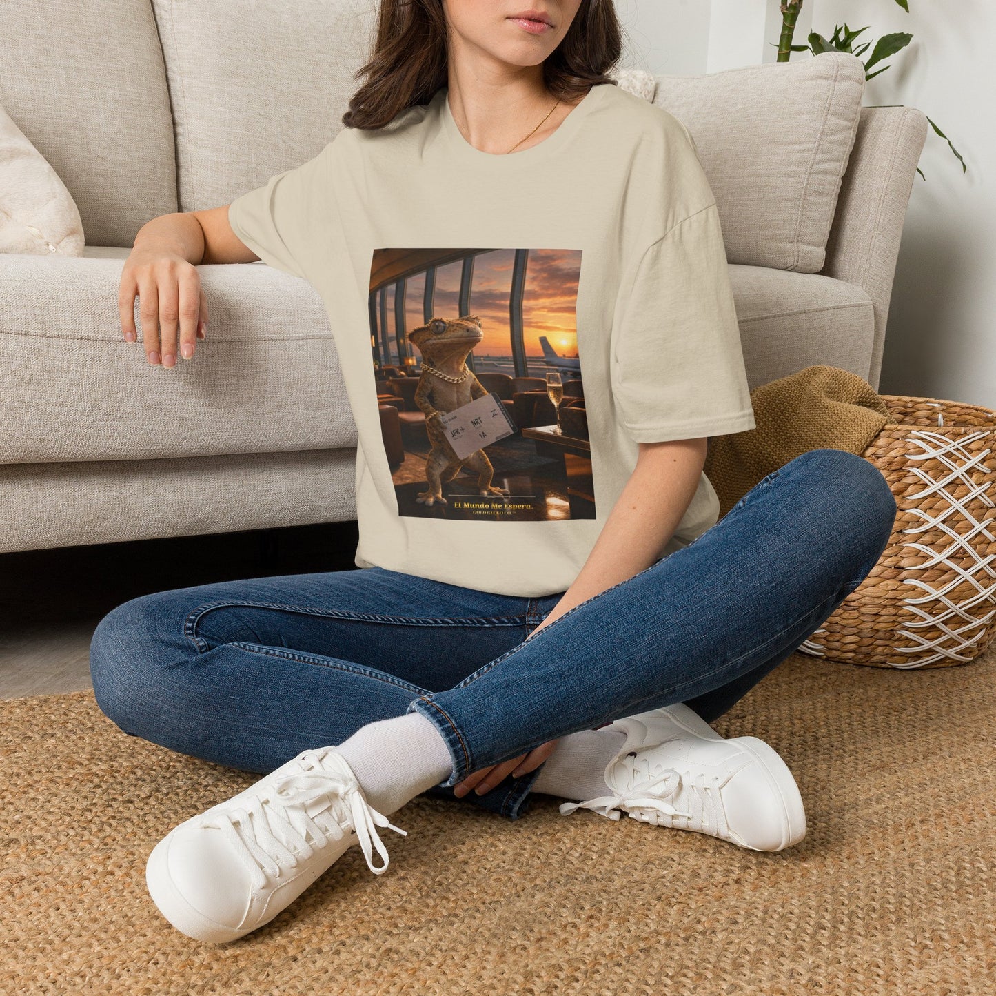 Gold Gecko Co.™ | El Mundo Me Espera | Crested Gecko | Comfort Colors 6500