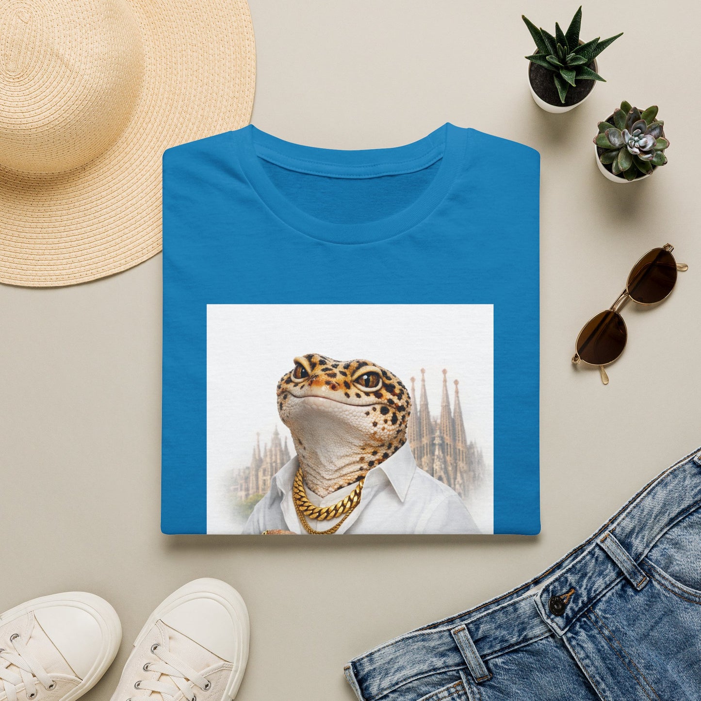 Gold Gecko Co.™ | Sagrada Familia | Day Gecko | Comfort Colors 6500