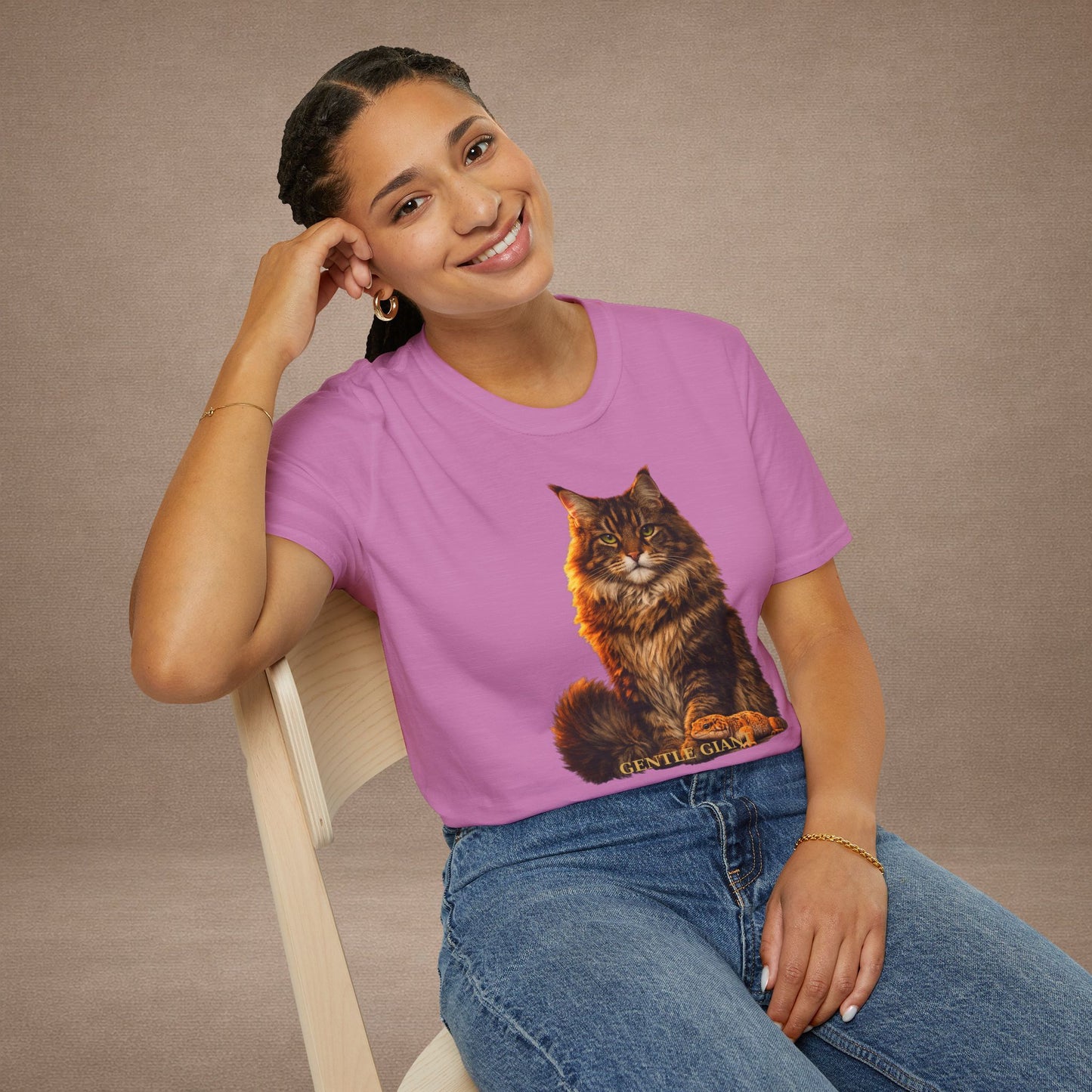 Maine Coon — Gentle Giant — photoreal cat breed portraits paired with tiny gecko compani. Gold Gecko Co. Cats & Geckos collection.