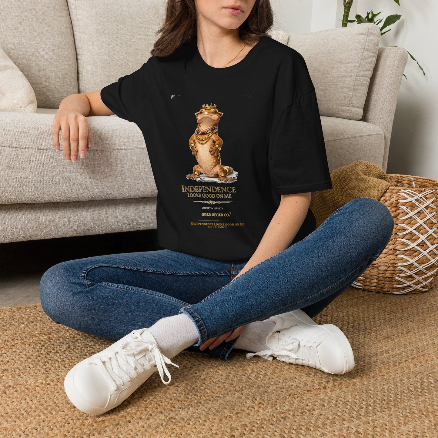 DESIGN #04-4-Independence Looks Good On Me — 4th of July Tee