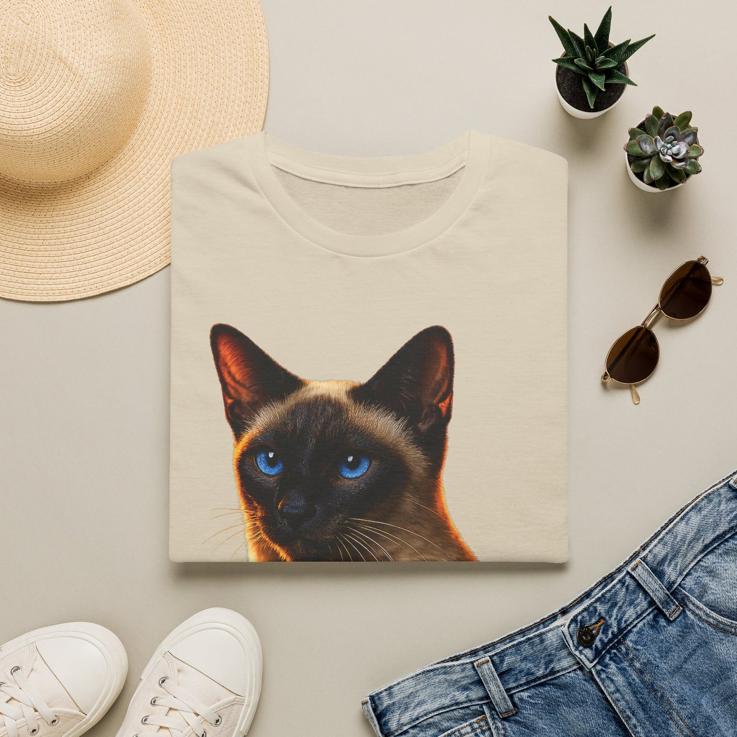 Siamese — Talk Of The Town — photoreal cat breed portraits paired with tiny gecko compani. Gold Gecko Co. Cats & Geckos collection.