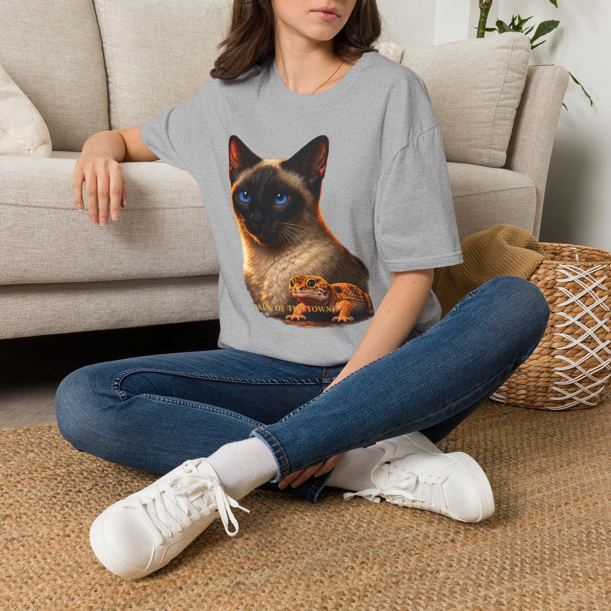 Siamese — Talk Of The Town — photoreal cat breed portraits paired with tiny gecko compani. Gold Gecko Co. Cats & Geckos collection.