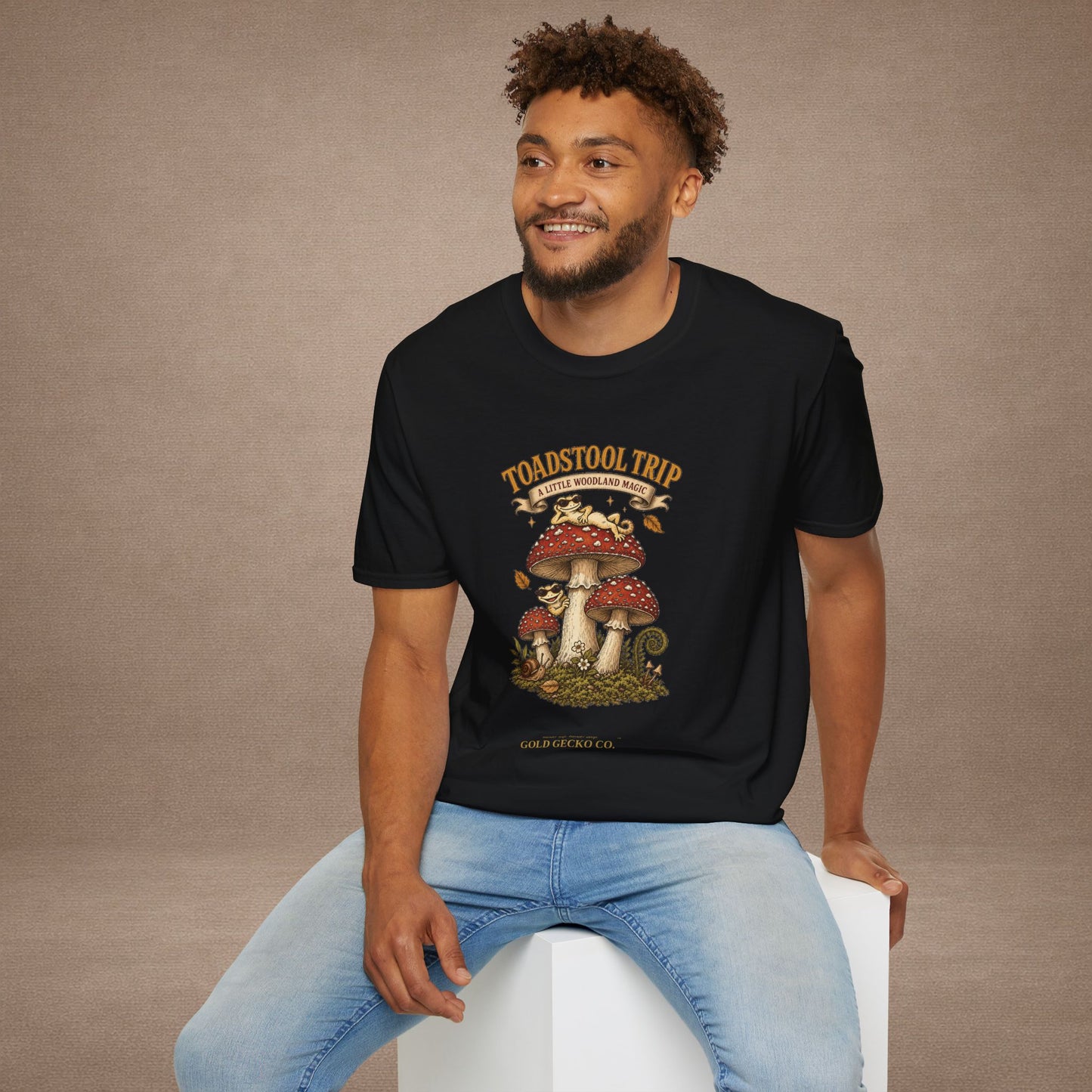 Toadstool Trip cottagecore mushroom & gecko t-shirt — Gold Gecko Co.
