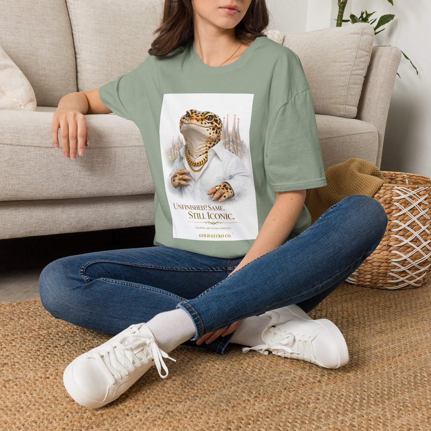Gold Gecko Co.™ | Sagrada Familia | Day Gecko | Comfort Colors 6500