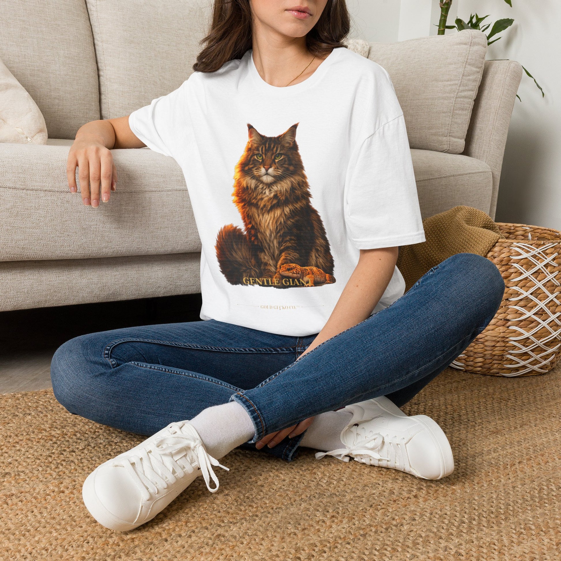 Maine Coon — Gentle Giant — photoreal cat breed portraits paired with tiny gecko compani. Gold Gecko Co. Cats & Geckos collection.