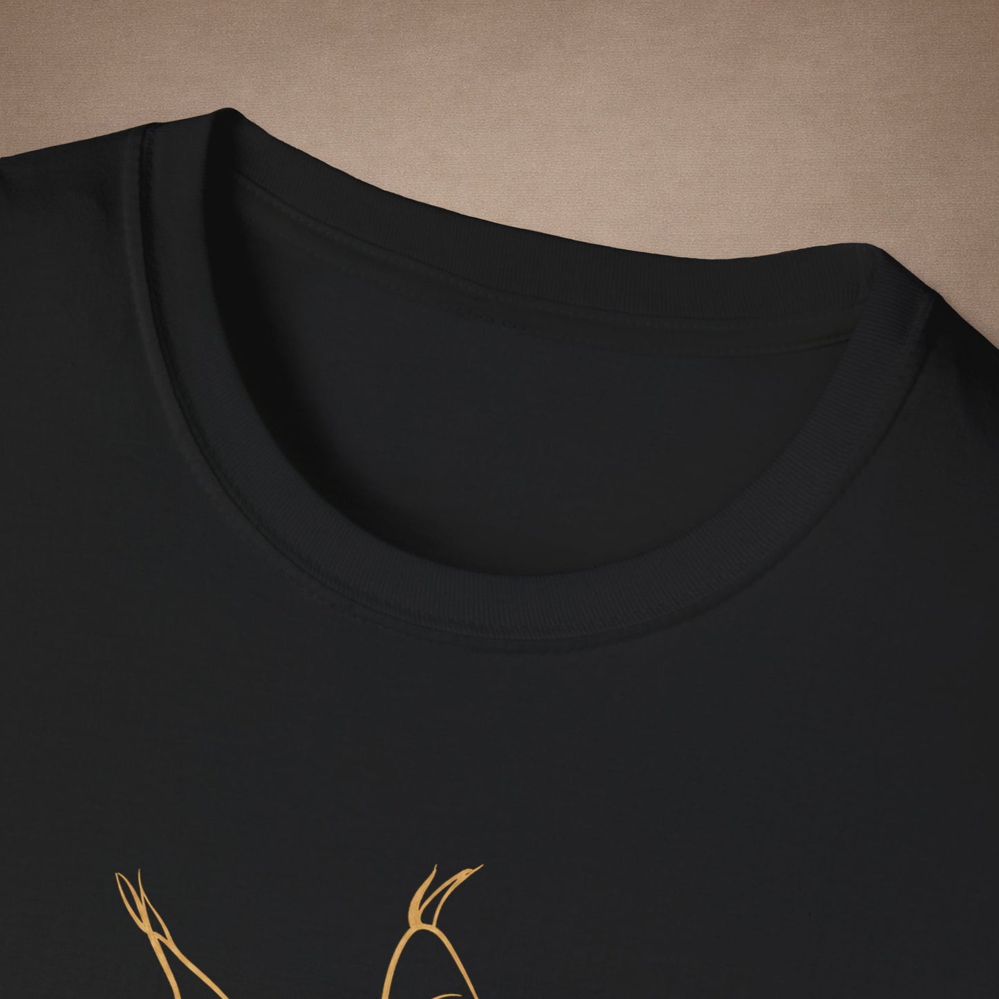 Sapphire Maine Coon single-line art with sapphire blue gem eye — Gold Gecko Co. Line & Gold collection (Dark)