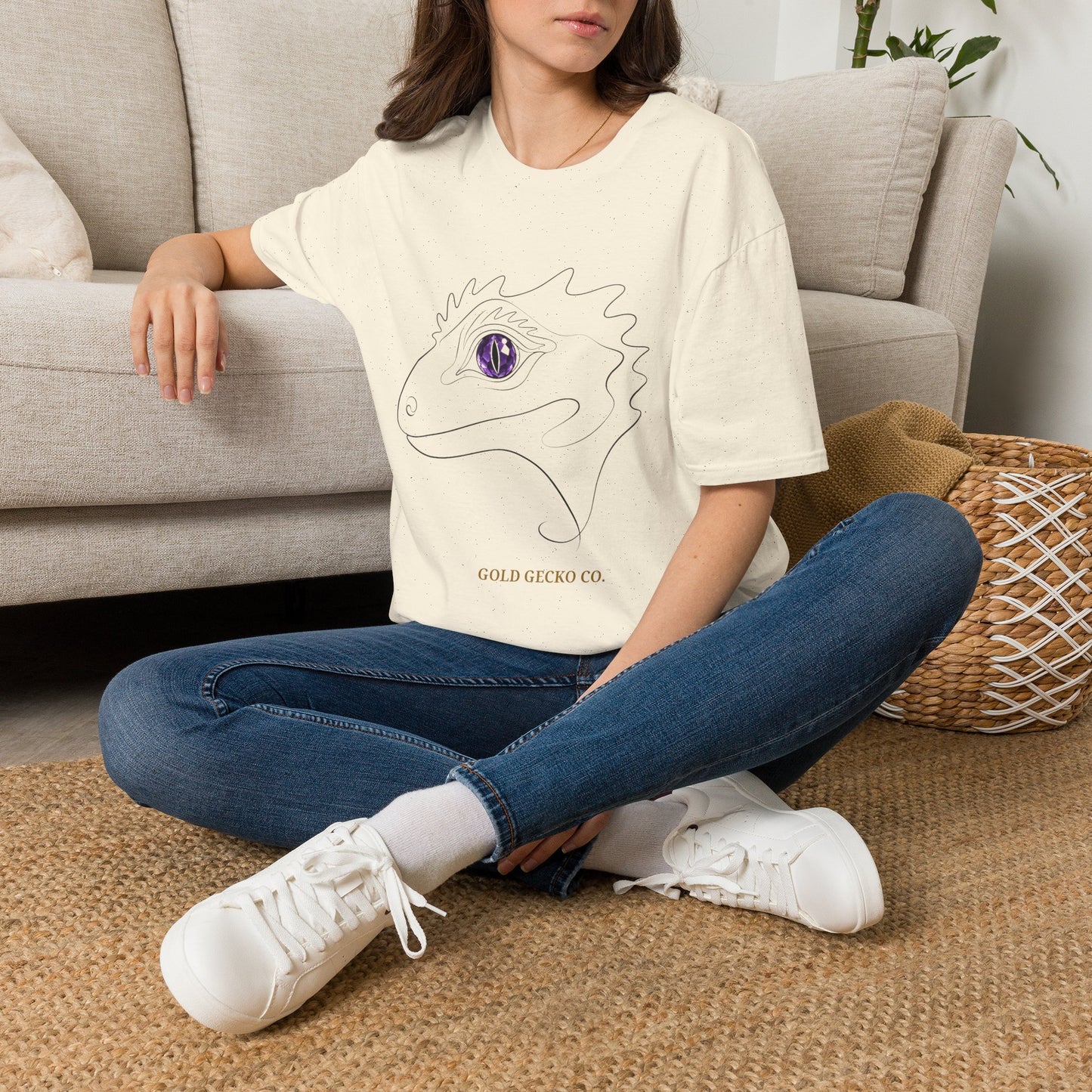 Amethyst Crested Gecko single-line art with amethyst purple gem eye — Gold Gecko Co. Line & Gold collection (Light)