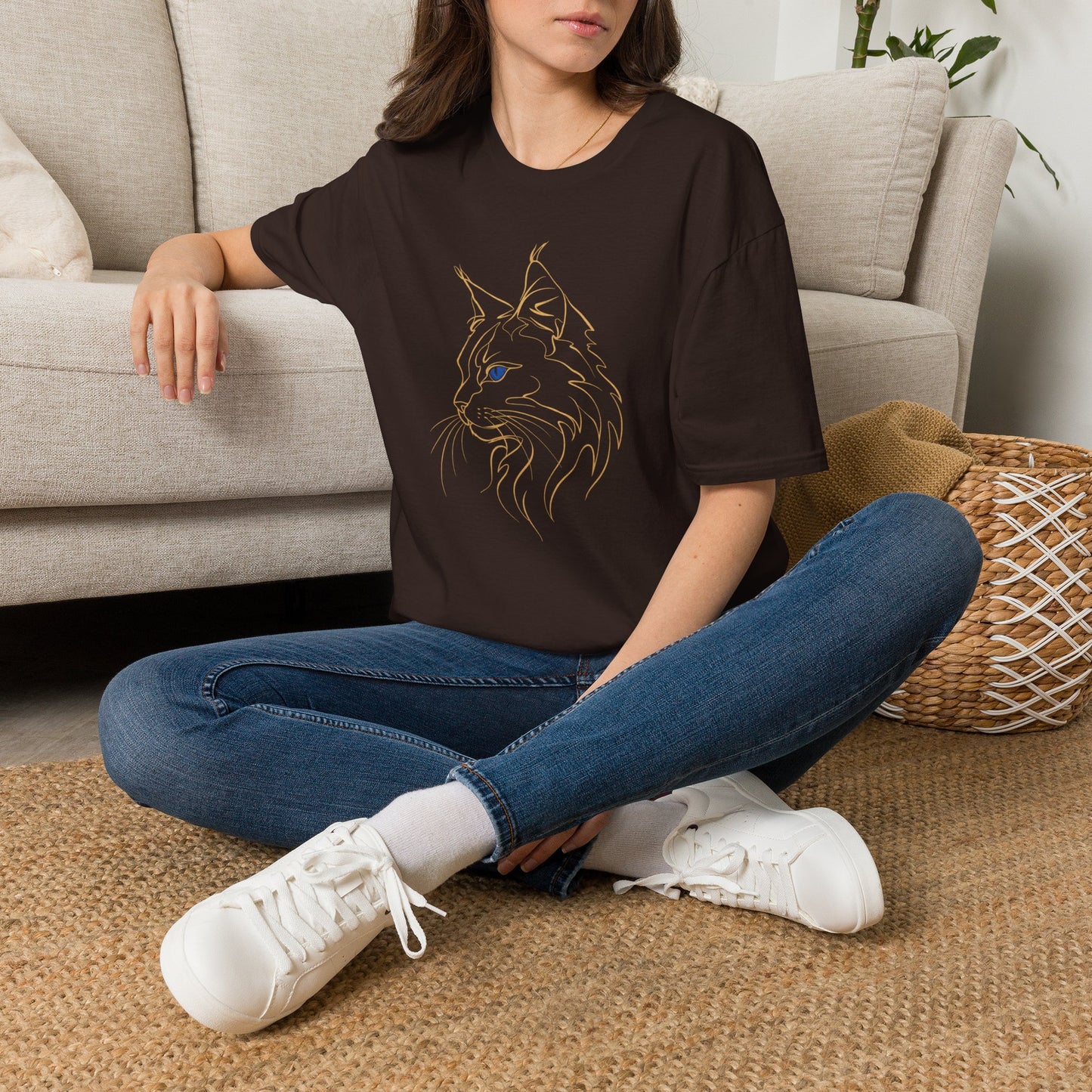 Sapphire Maine Coon single-line art with sapphire blue gem eye — Gold Gecko Co. Line & Gold collection (Dark)