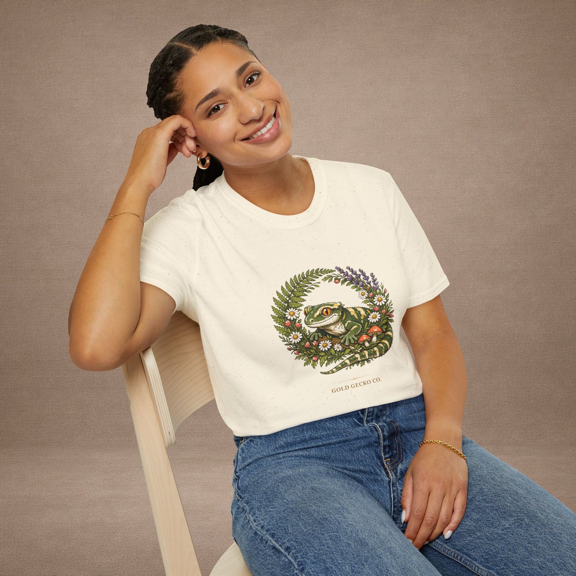 Garden Gecko leopard gecko t-shirt with botanical ferns, mushrooms, and daisies — Gold Gecko Co. cottagecore collection