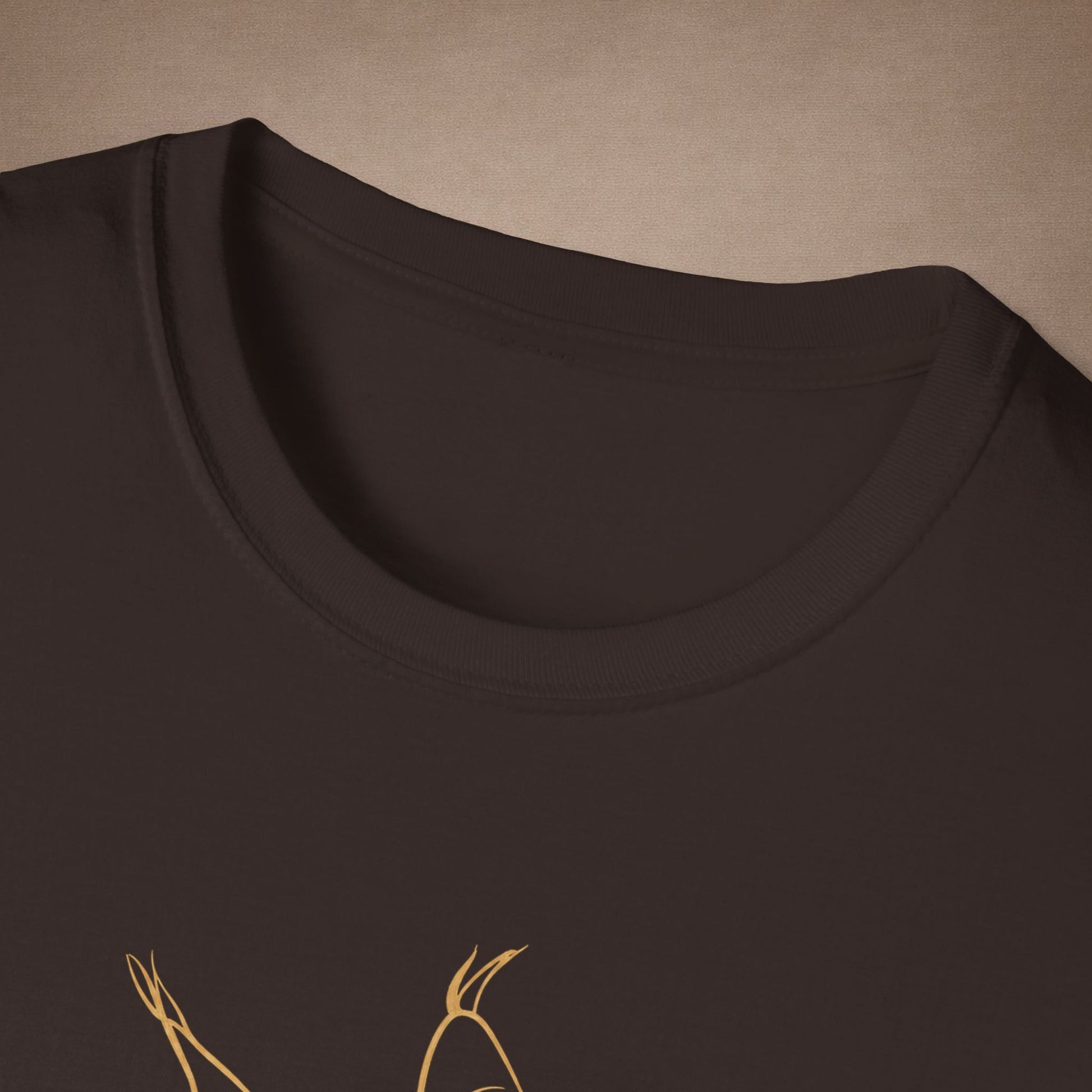 Sapphire Maine Coon single-line art with sapphire blue gem eye — Gold Gecko Co. Line & Gold collection (Dark)