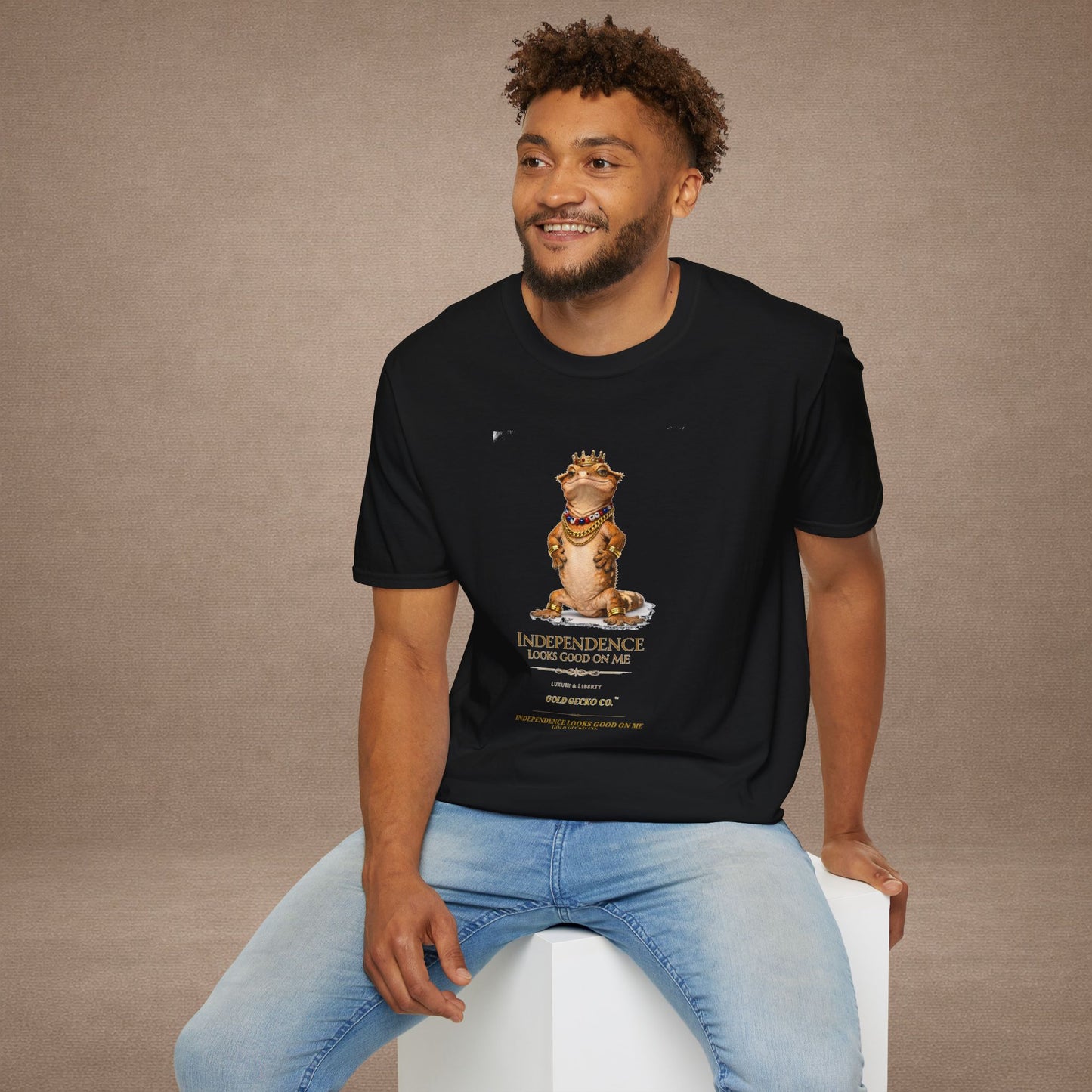 DESIGN #04-4-Independence Looks Good On Me — 4th of July Tee