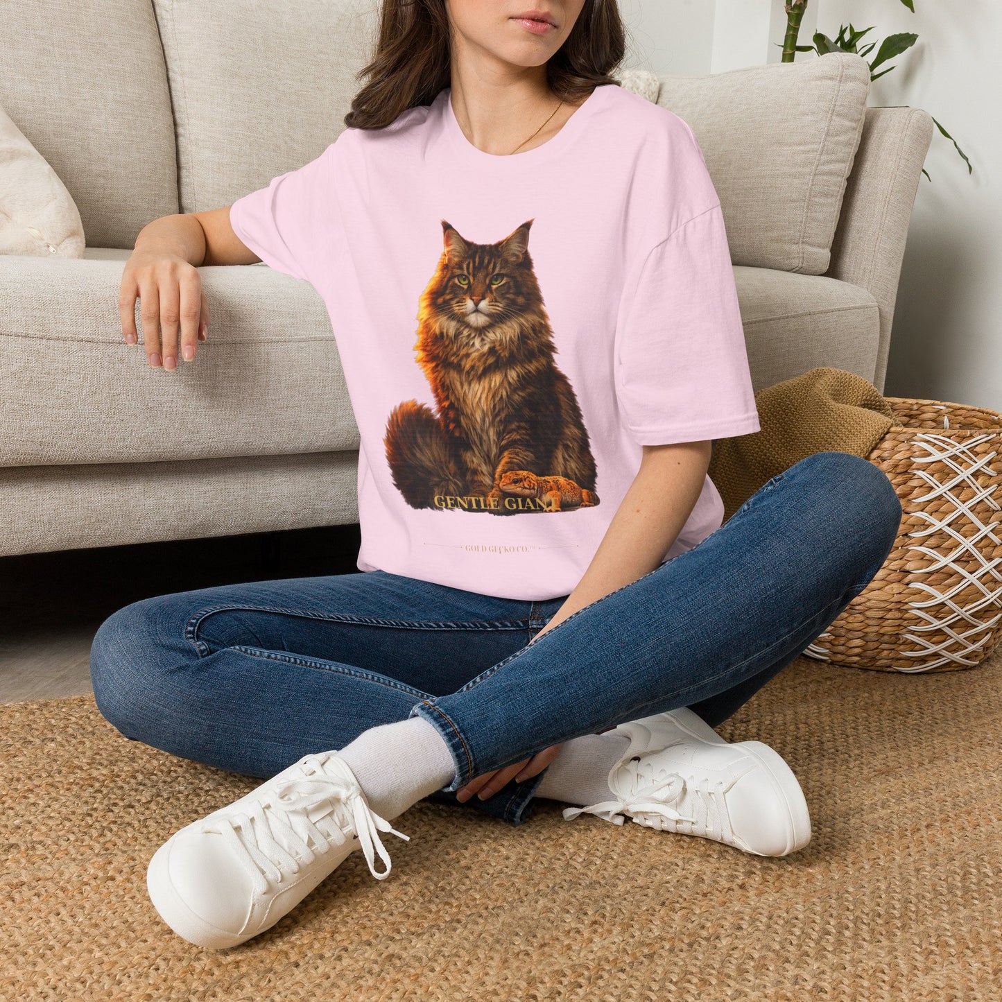 Maine Coon — Gentle Giant — photoreal cat breed portraits paired with tiny gecko compani. Gold Gecko Co. Cats & Geckos collection.