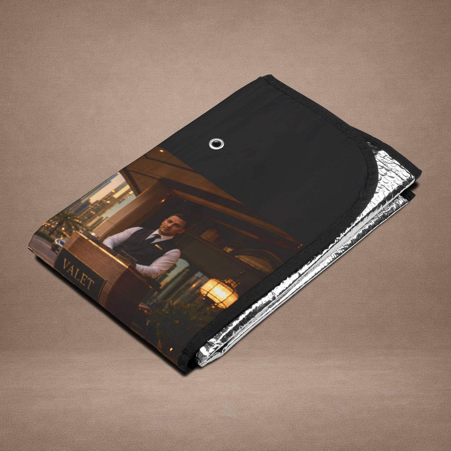 Col3001-7-V1-SS-ArtsAdd-ValetLife-ValetEntrance-MultiGecko-Realistic-GoldGeckoCo